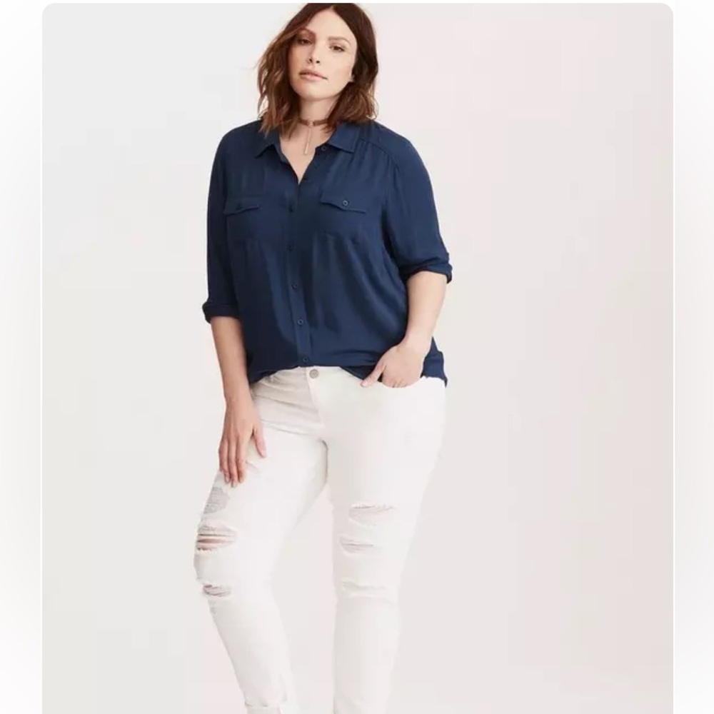 Torrid Women's Cropped Boyfriend Jeans in White